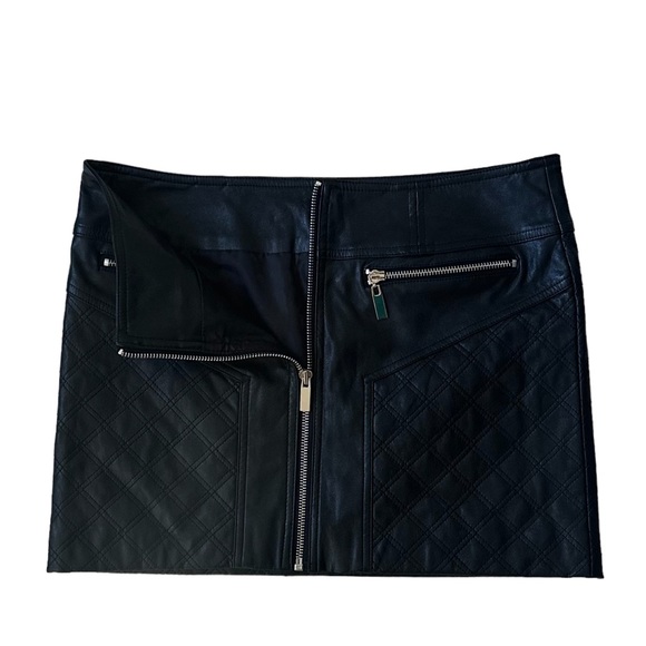 Bebe Black Quilted Faux Leather Mini Skirt Size Small - Picture 6 of 9